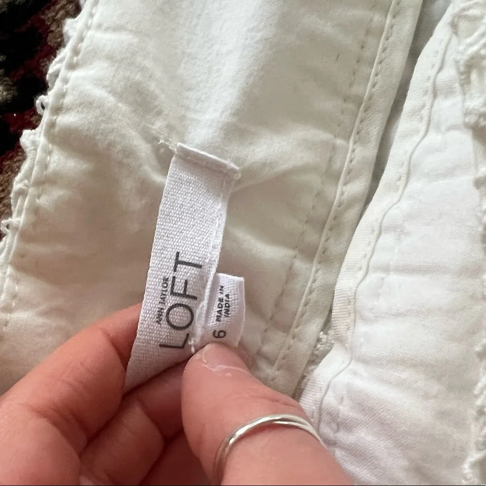 Anne Taylor LOFT Lacey shorts - Picture 6 of 6